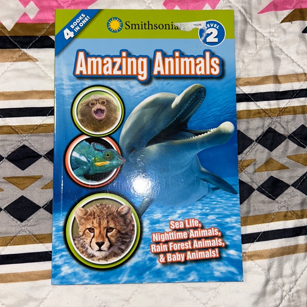 AMAZING ANIMALS BOOK